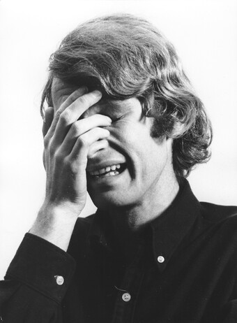 Bas Jan Ader (1942–1975) I’m too sad to tell you, 1970-71 © The Estate of Bas Jan Ader / Mary Sue Ader Andersen / VG Bild-Kunst, Bonn 2024. Courtesy of Meliksetian / Briggs, Dallas Bas Jan Ader (1942–1975) I’m too sad to tell you, 1970-71 © The Estate of Bas Jan Ader / Mary Sue Ader Andersen / VG Bild-Kunst, Bonn 2024. Courtesy of Meliksetian / Briggs, Dallas