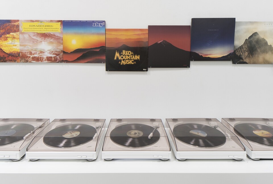 Melanie Manchot, Alpine Diskomiks (Detail), 2019, Hamburger Kunsthalle, Dauerleihgabe der Stiftung Hamburger Kunstsammlungen, erworben 2022 © VG Bild-Kunst, Bonn 2024 Melanie Manchot, Alpine Diskomiks (Detail), 2019, Hamburger Kunsthalle, Dauerleihgabe der Stiftung Hamburger Kunstsammlungen, erworben 2022 © VG Bild-Kunst, Bonn 2024