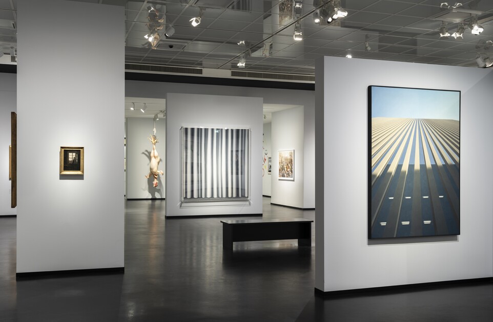 Installationsansicht der Ausstellung ILLUSION. Traum – Identität – Wirklichkeit, Hamburger Kunsthalle, Eidinger