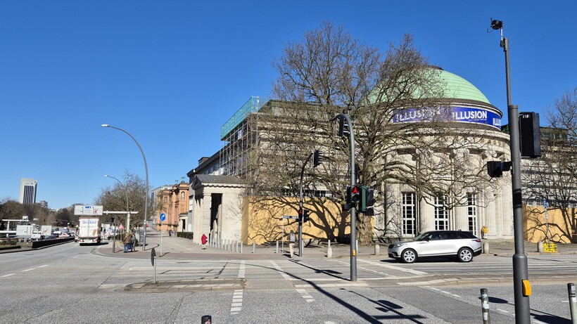 Kreuzung (Ernst-Merck-Straße / Glockengießerwall)